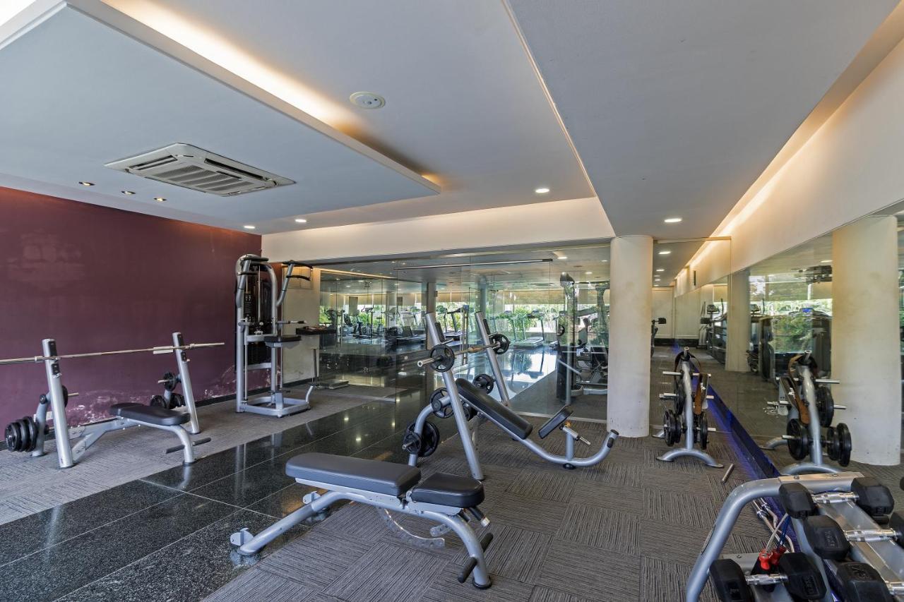 Lch Fitness Hotel Indore Luaran gambar