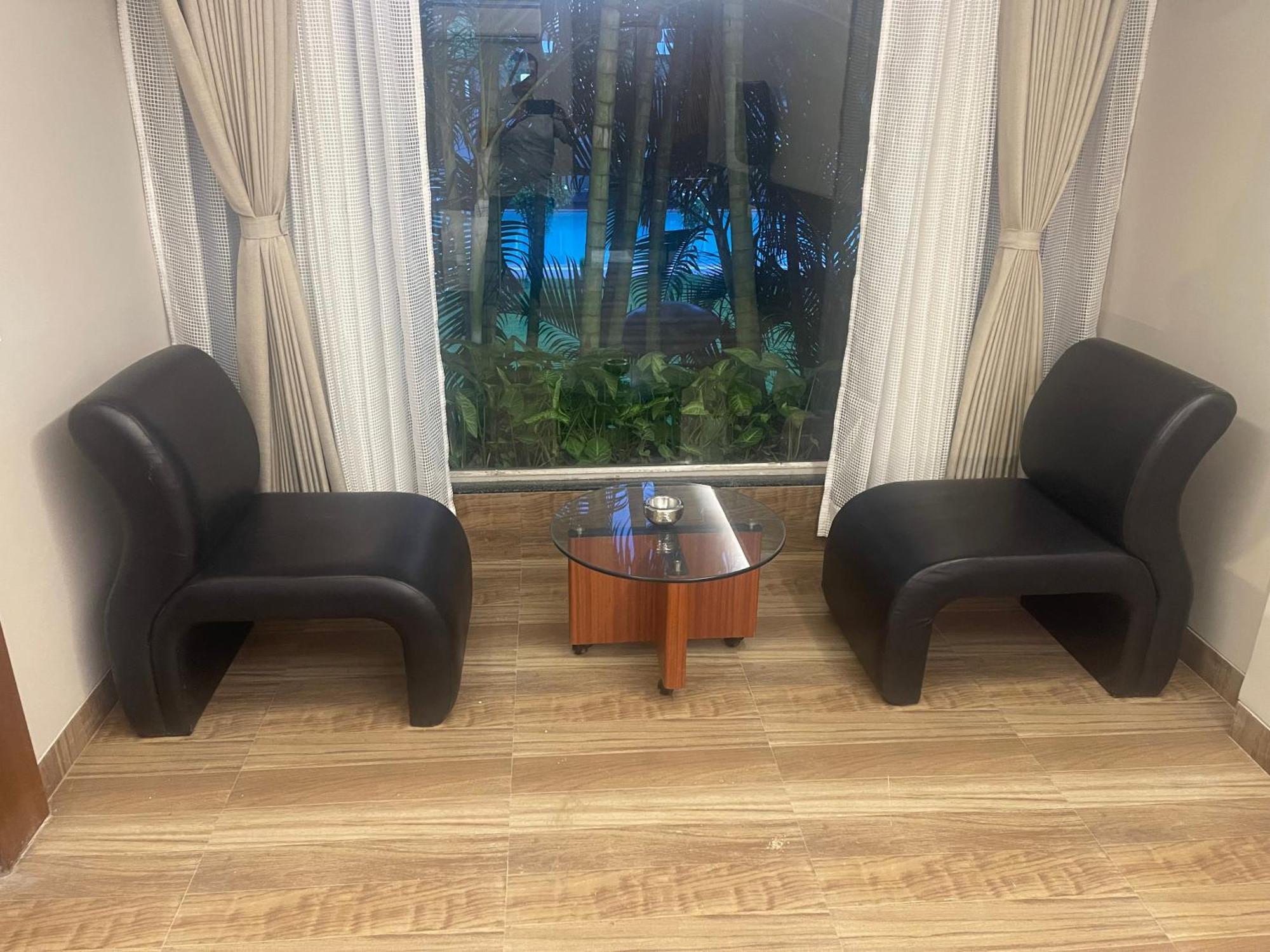 Lch Fitness Hotel Indore Luaran gambar