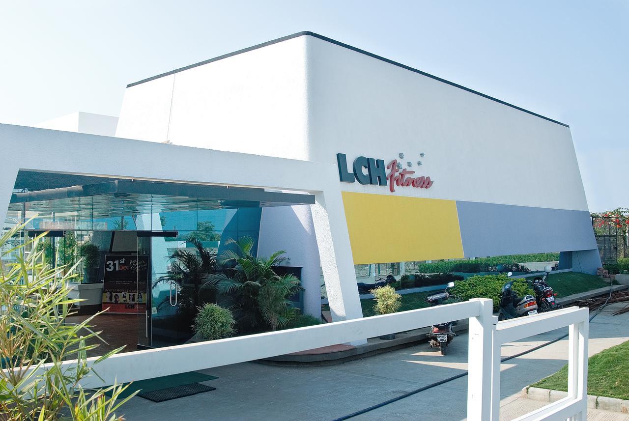 Lch Fitness Hotel Indore Luaran gambar