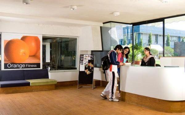 Lch Fitness Hotel Indore Luaran gambar